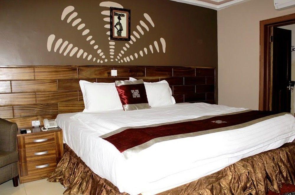 Airport West Hotel Accra Exterior photo